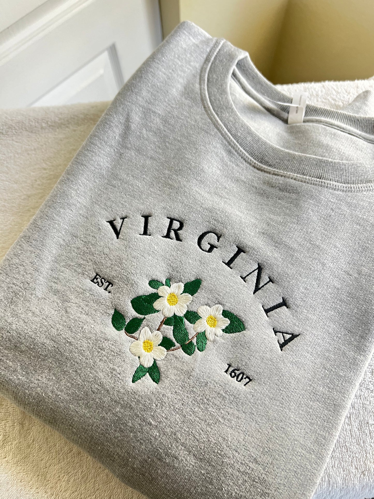 Virginia State Flower Crewneck