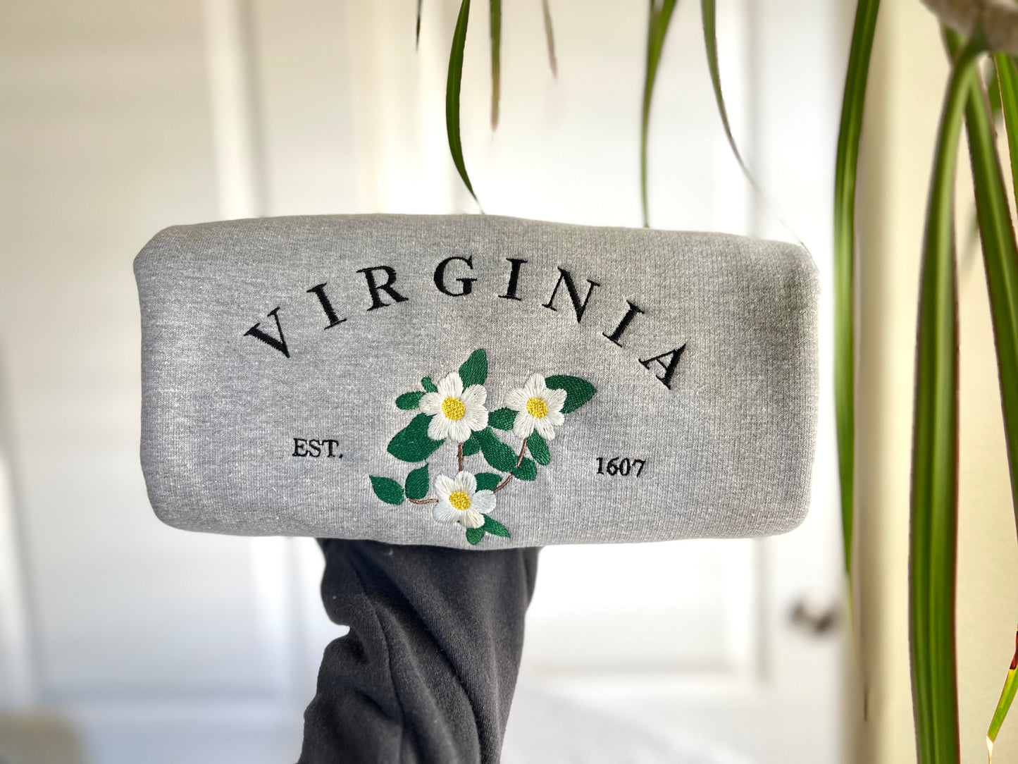 Virginia State Flower Crewneck